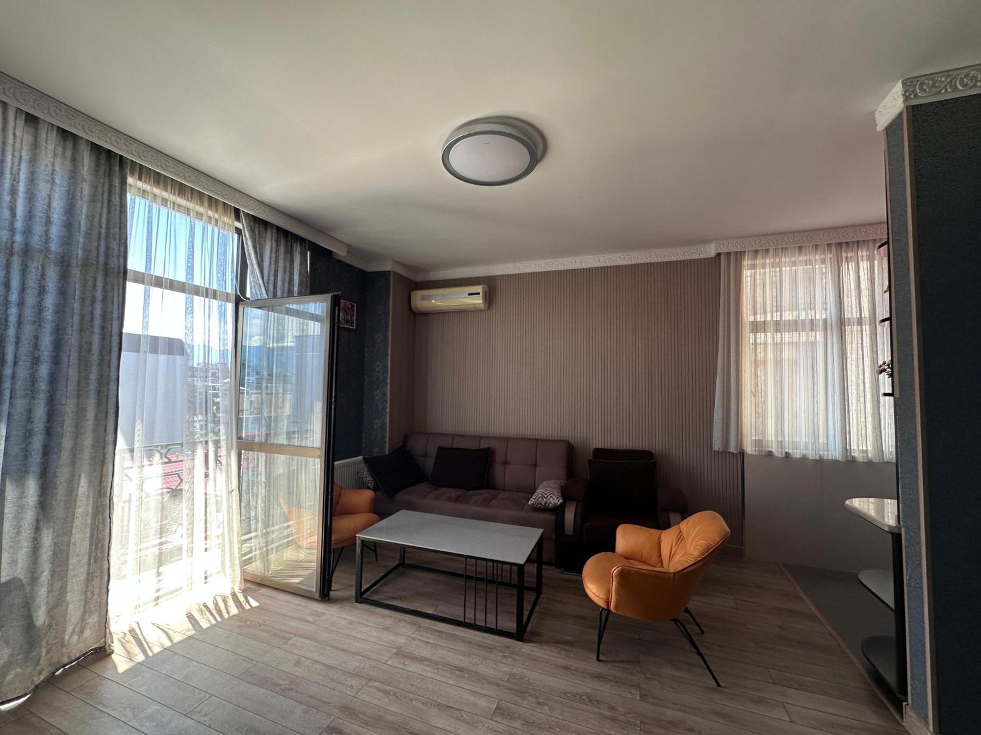 Apartament On Rustaveli Batumi Ngoại thất bức ảnh