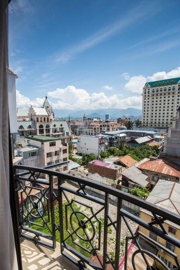 Apartament On Rustaveli Batumi Ngoại thất bức ảnh